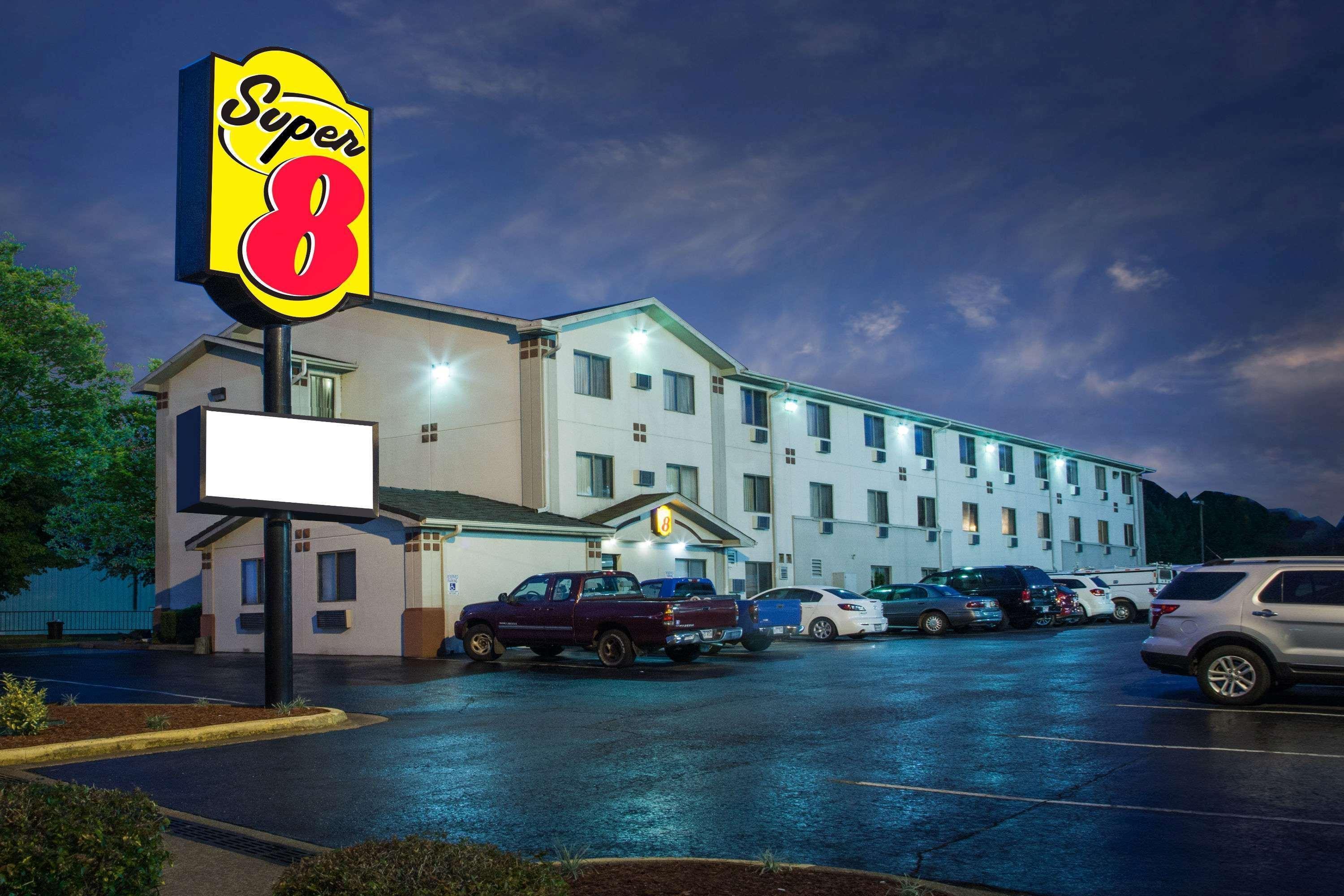 Super 8 By Wyndham Hot Springs Hotel Ngoại thất bức ảnh